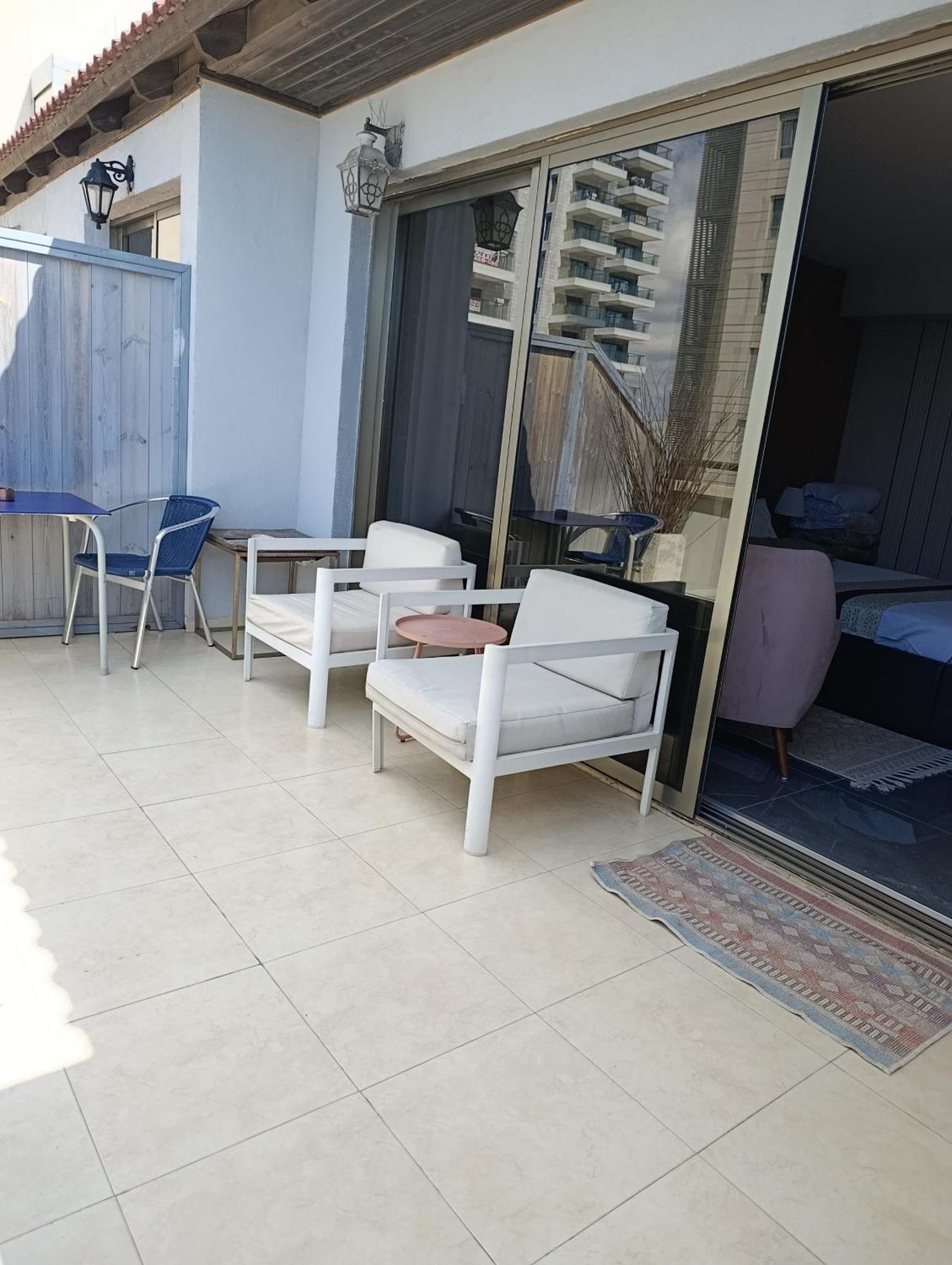 Penthouse Apartment On The Beach Бат-Ям Номер фото