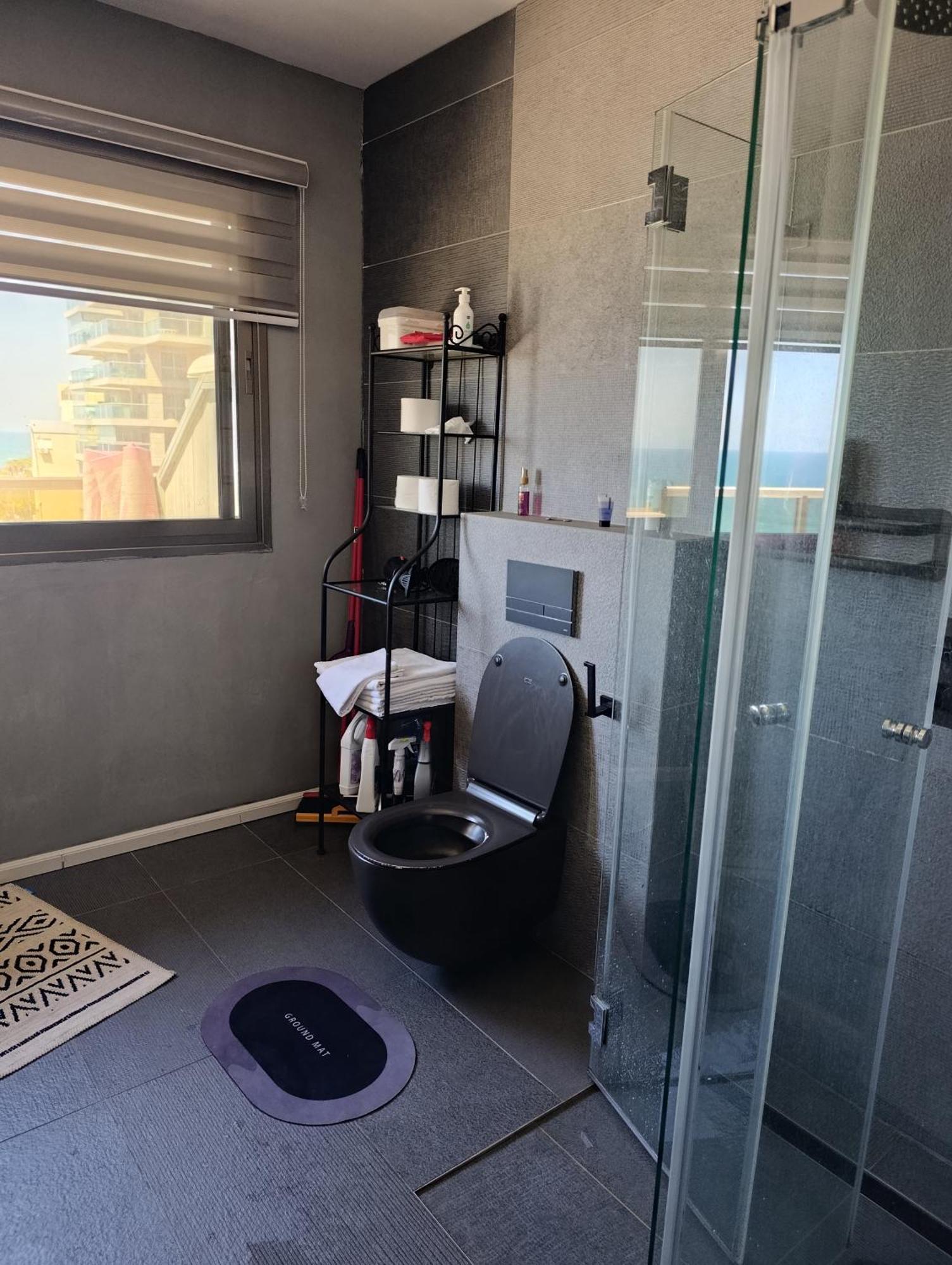 Penthouse Apartment On The Beach Бат-Ям Номер фото