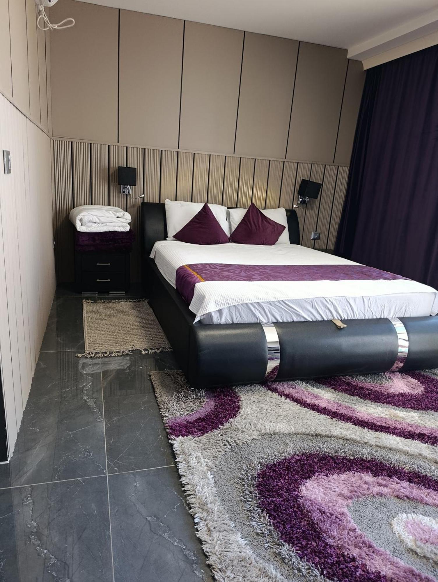 Penthouse Apartment On The Beach Бат-Ям Номер фото