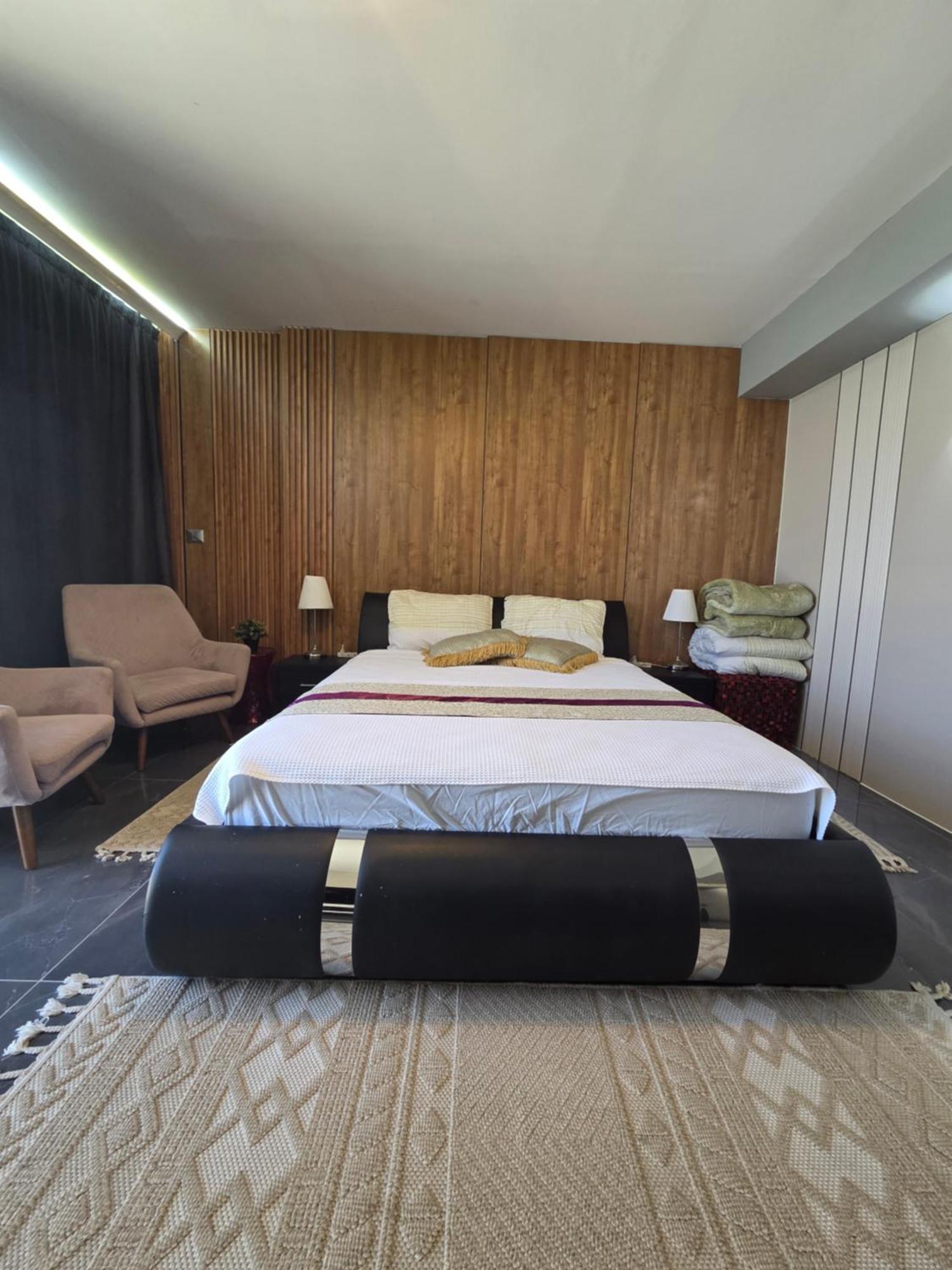 Penthouse Apartment On The Beach Бат-Ям Номер фото