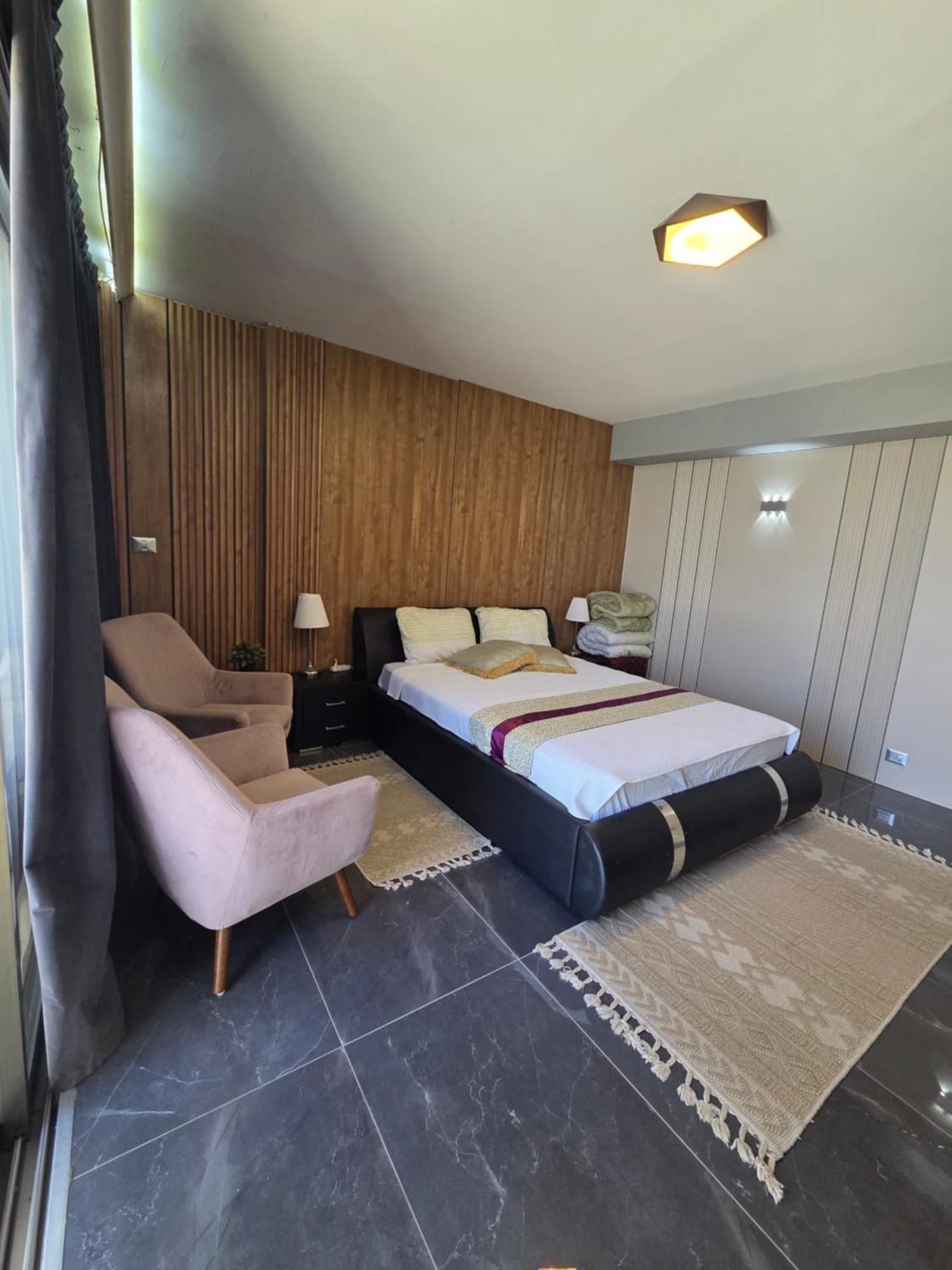 Penthouse Apartment On The Beach Бат-Ям Номер фото